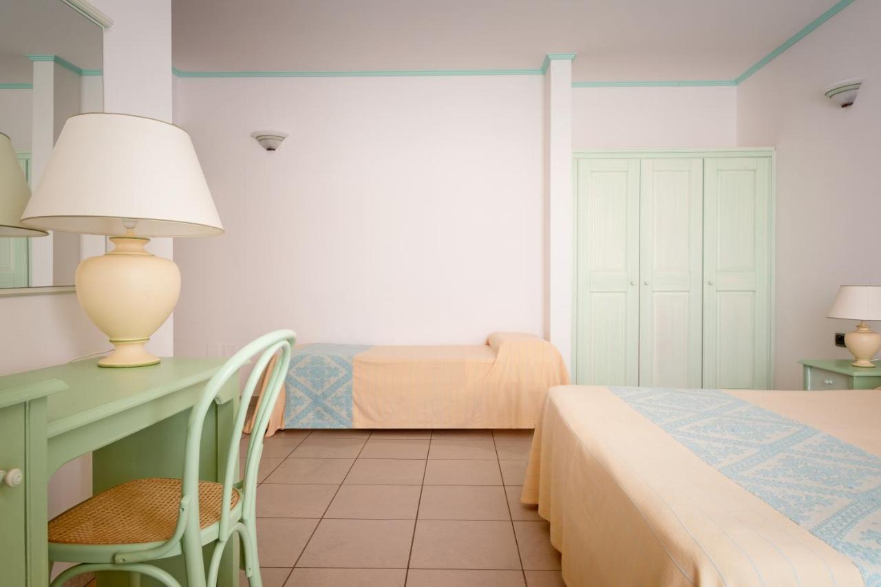 Hotel Solki Сант-Антиоко Экстерьер фото